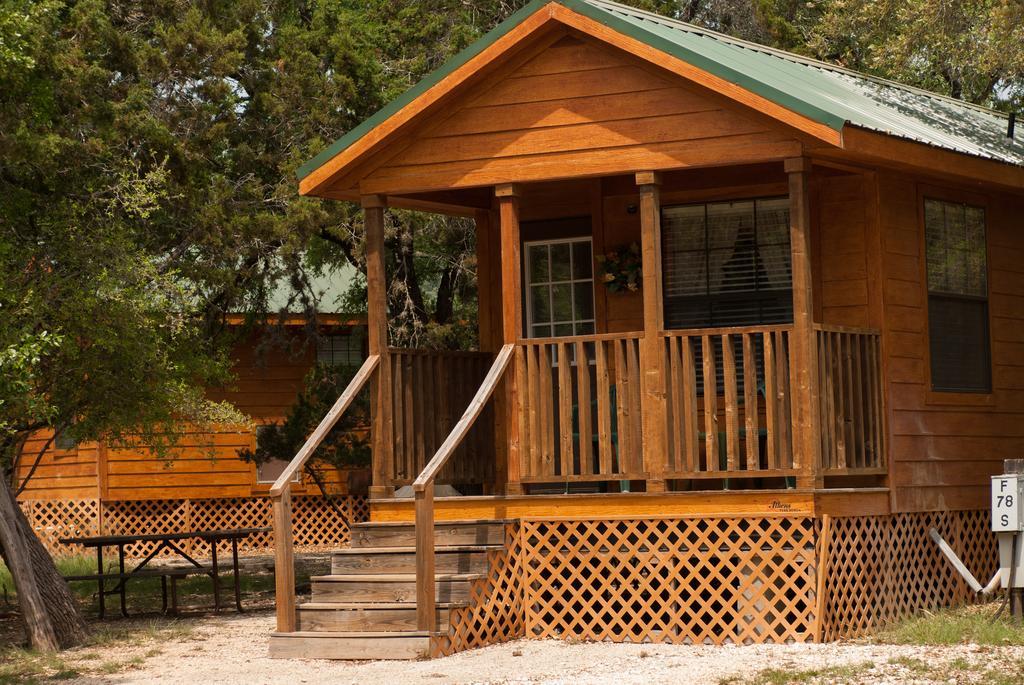 Medina Lake Camping Resort Cabin 3 Lakehills エクステリア 写真
