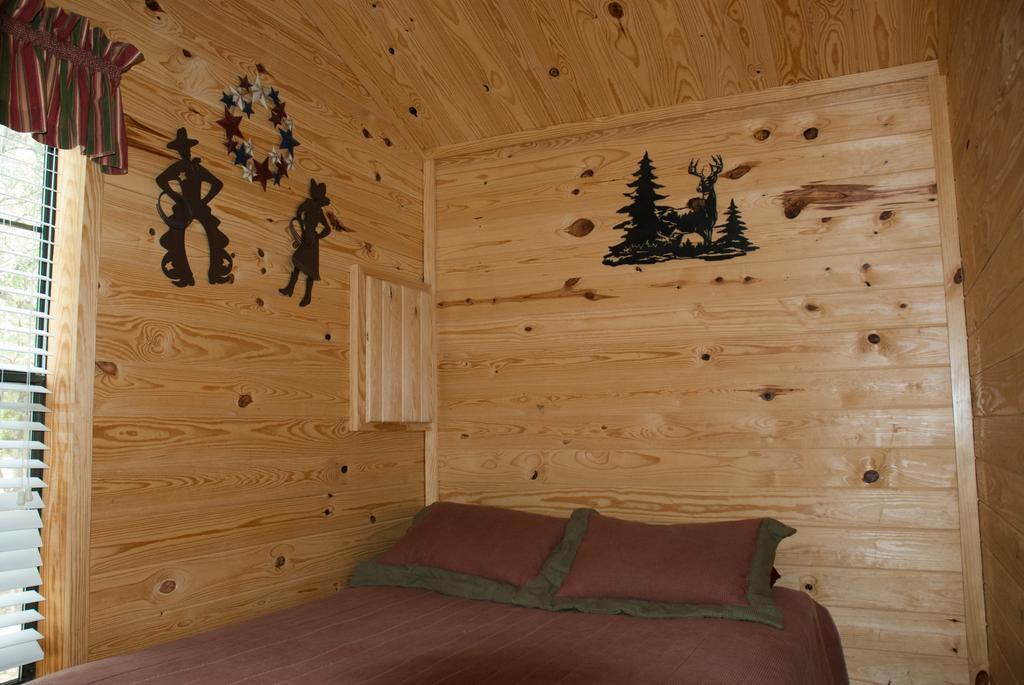Medina Lake Camping Resort Cabin 3 Lakehills エクステリア 写真