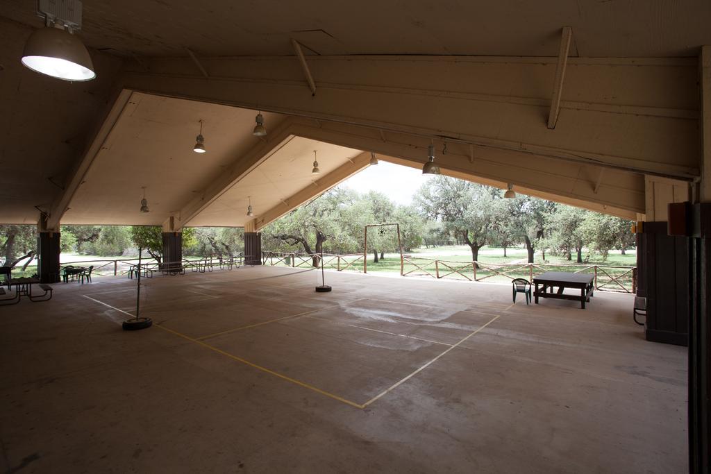 Medina Lake Camping Resort Cabin 3 Lakehills エクステリア 写真